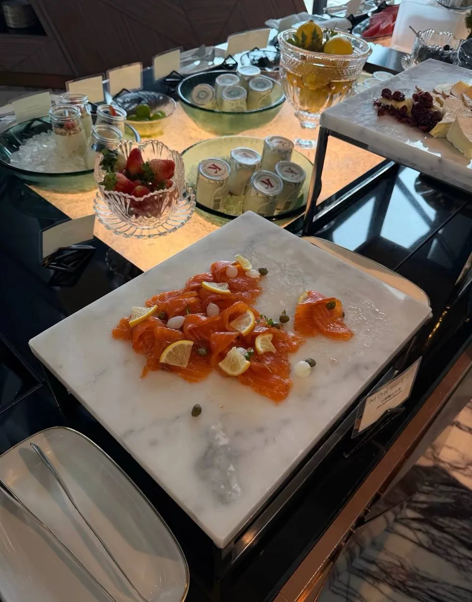 酒店早餐冷餐区